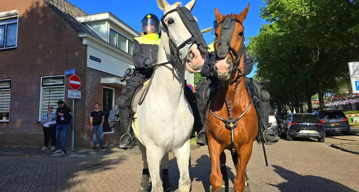Demonstratie loopt uit de hand, politie grijpt in - Foto 4