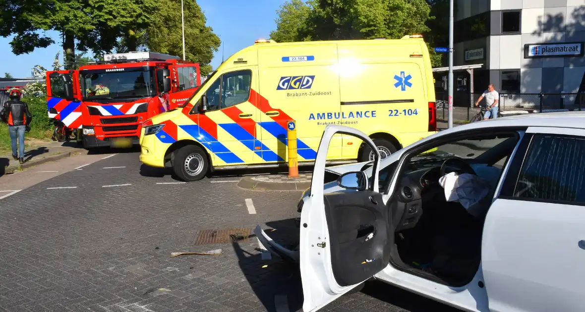 Forse schade bij aanrijding op kruising - Foto 1