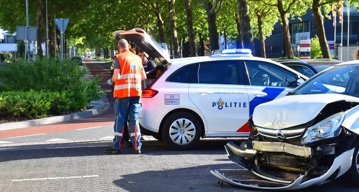 Forse schade bij aanrijding op kruising - Foto 3
