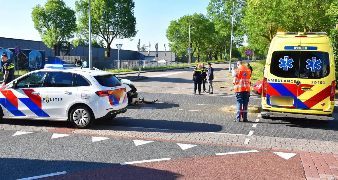 Forse schade bij aanrijding op kruising - Foto 5