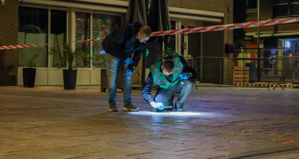 Explosie bij deur cannabiswinkel - Foto 7