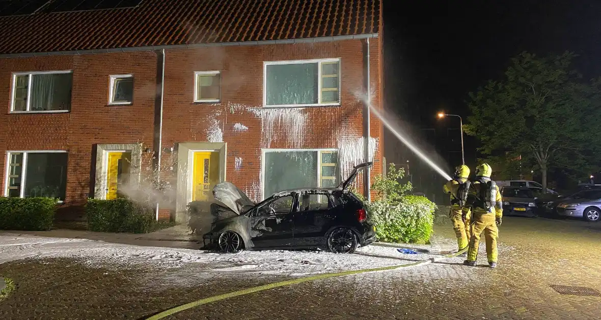 Felle autobrand straalt woning aan - Foto 8