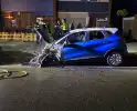 Voorzijde auto verwoest door brand