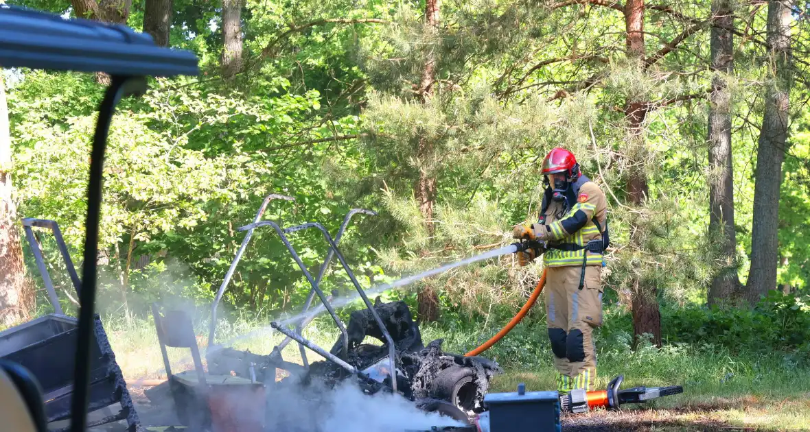 Golfkarren in brand tijdens evenement - Foto 10
