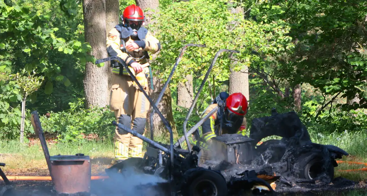 Golfkarren in brand tijdens evenement - Foto 3