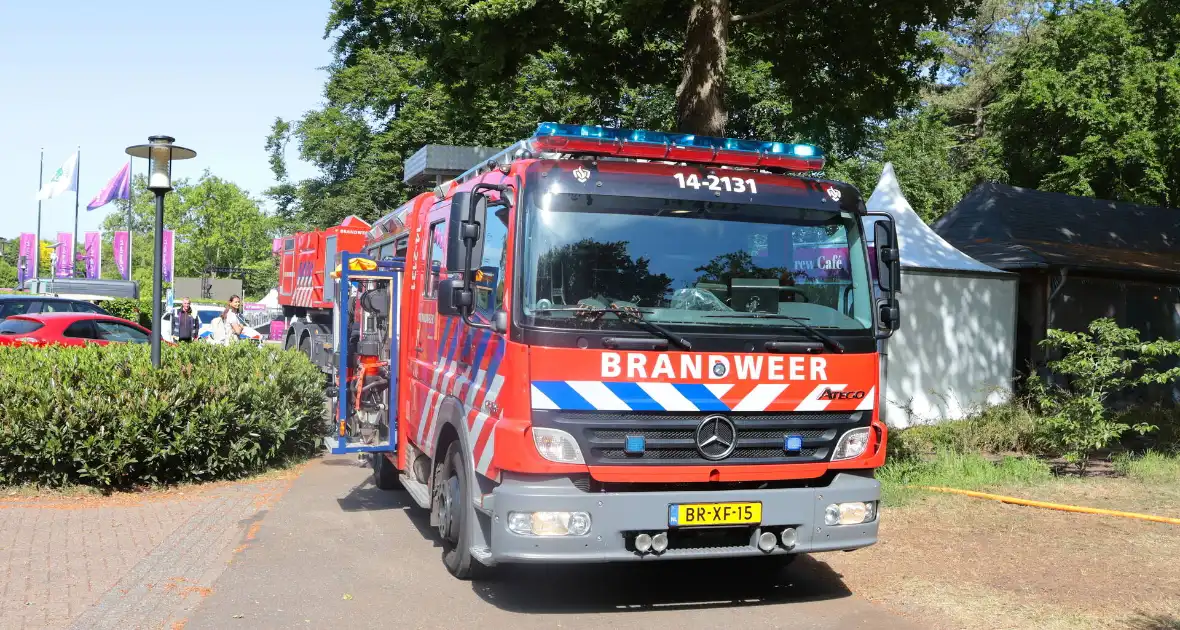Golfkarren in brand tijdens evenement - Foto 4