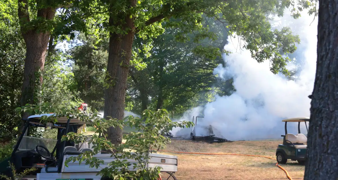 Golfkarren in brand tijdens evenement - Foto 9