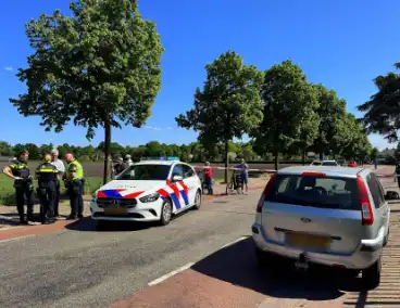 Fietser zwaargewond bij aanrijding met automobilist, traumahelikopter geland
