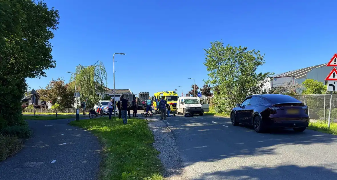 Fietser aangereden door automobilist, traumateam ingezet - Foto 1
