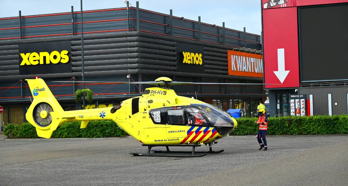 Traumahelikopter landt na ongeval - Foto 2