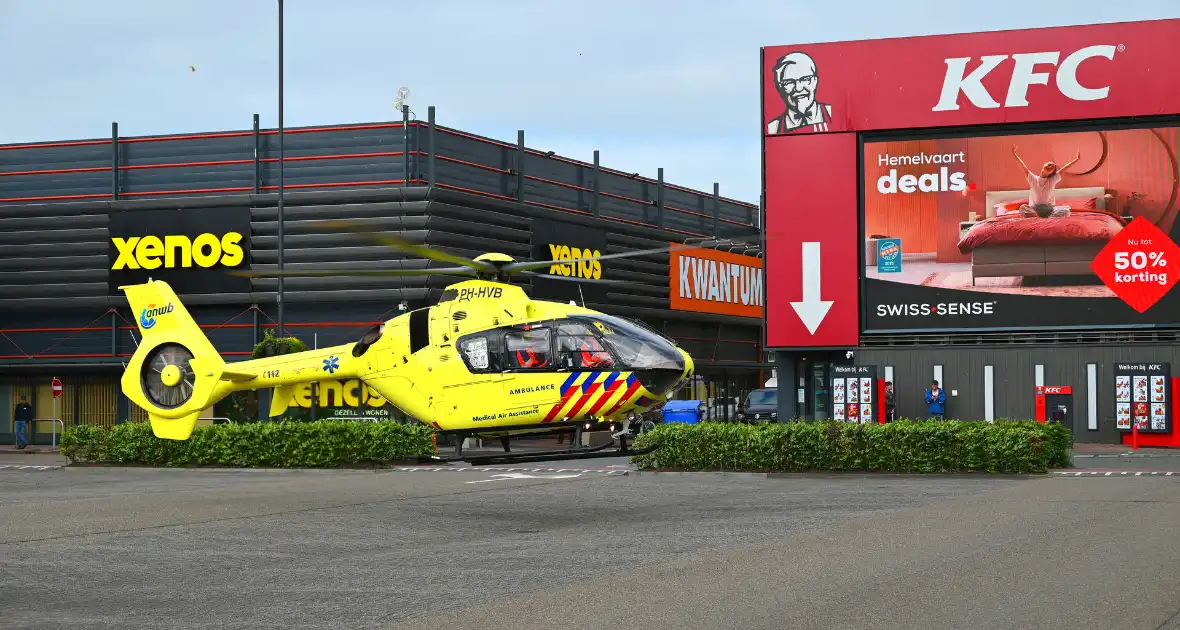 Traumahelikopter landt na ongeval - Foto 4