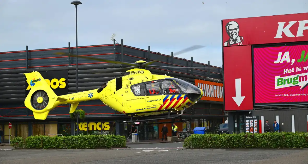 Traumahelikopter landt na ongeval - Foto 5