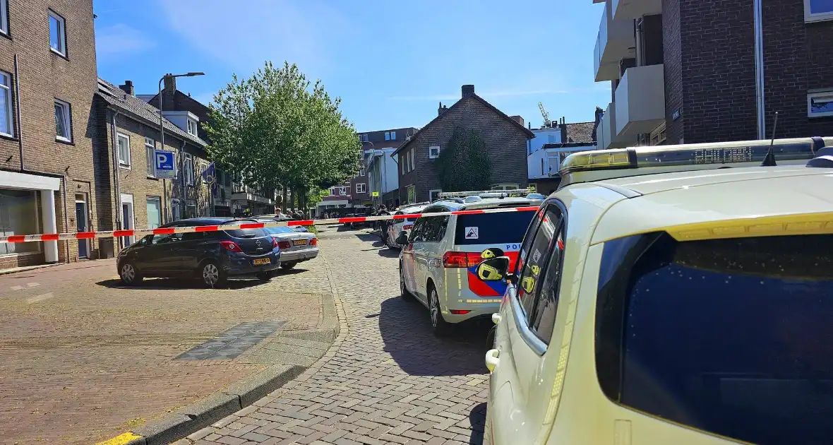 Aanhouding en gewonde bij mogelijke steekincident - Foto 1