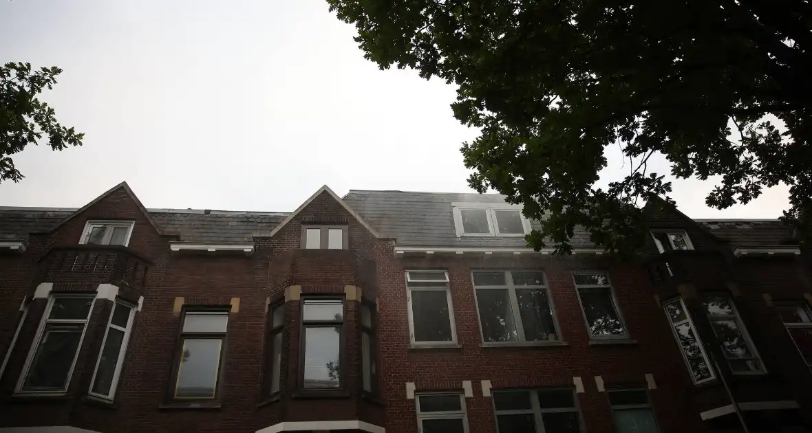 Flinke brand op dakterras, brand in de kiem gesmoord - Foto 10