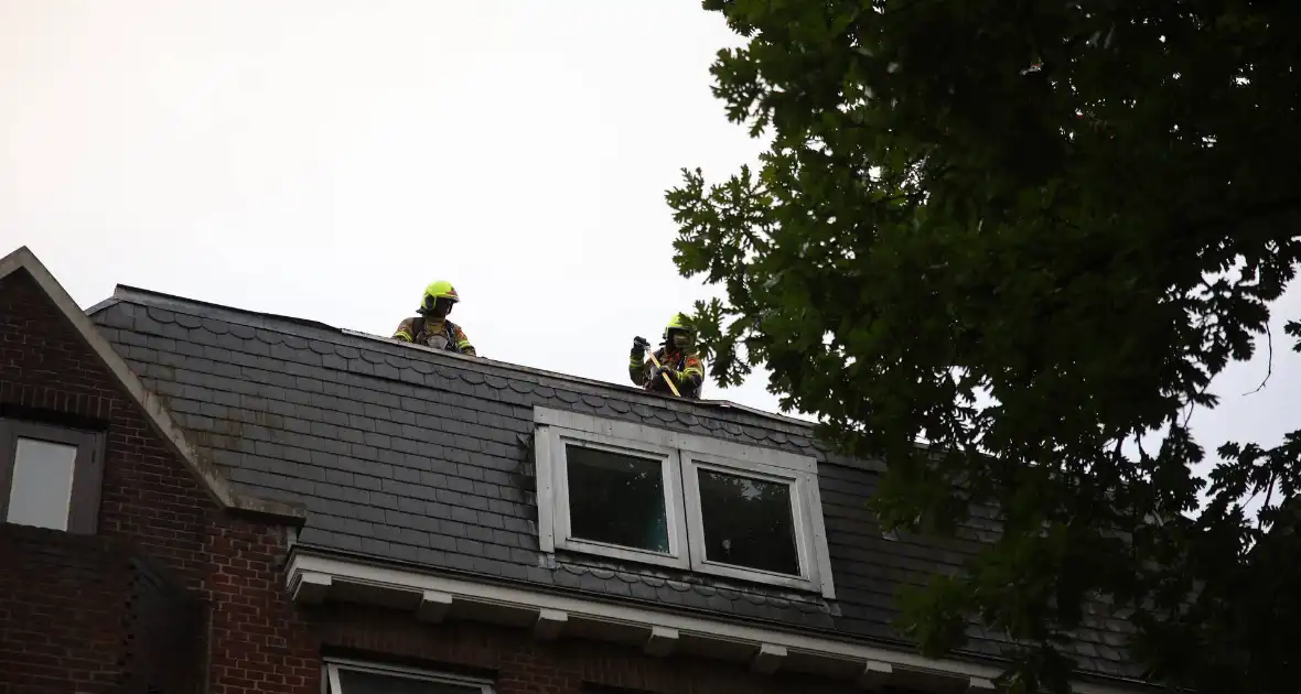 Flinke brand op dakterras, brand in de kiem gesmoord - Foto 16