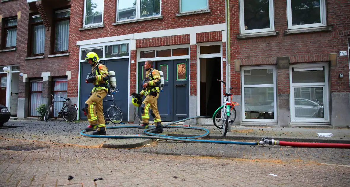 Flinke brand op dakterras, brand in de kiem gesmoord - Foto 2