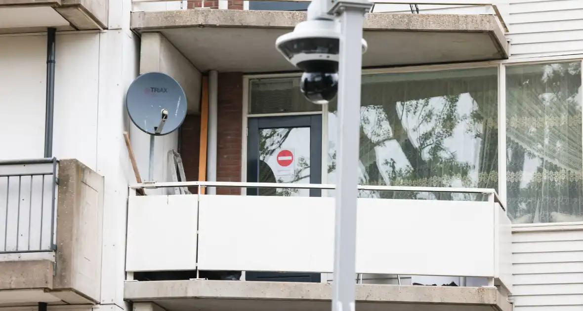 Burgemeester sluit woning, politie zoekt getuigen na explosie