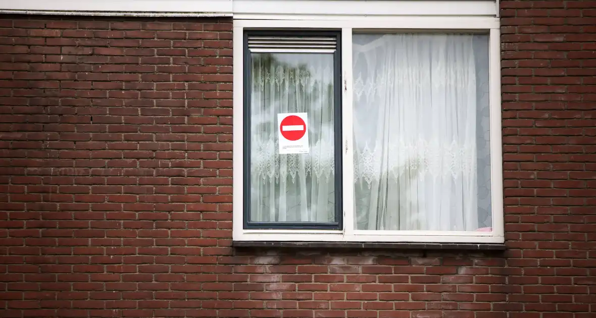 Burgemeester sluit woning, politie zoekt getuigen na explosie - Foto 2