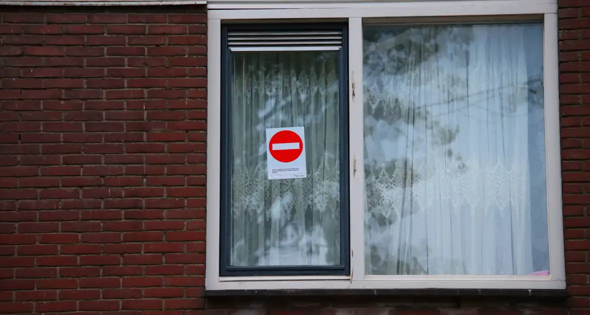 Burgemeester sluit woning, politie zoekt getuigen na explosie - Foto 3
