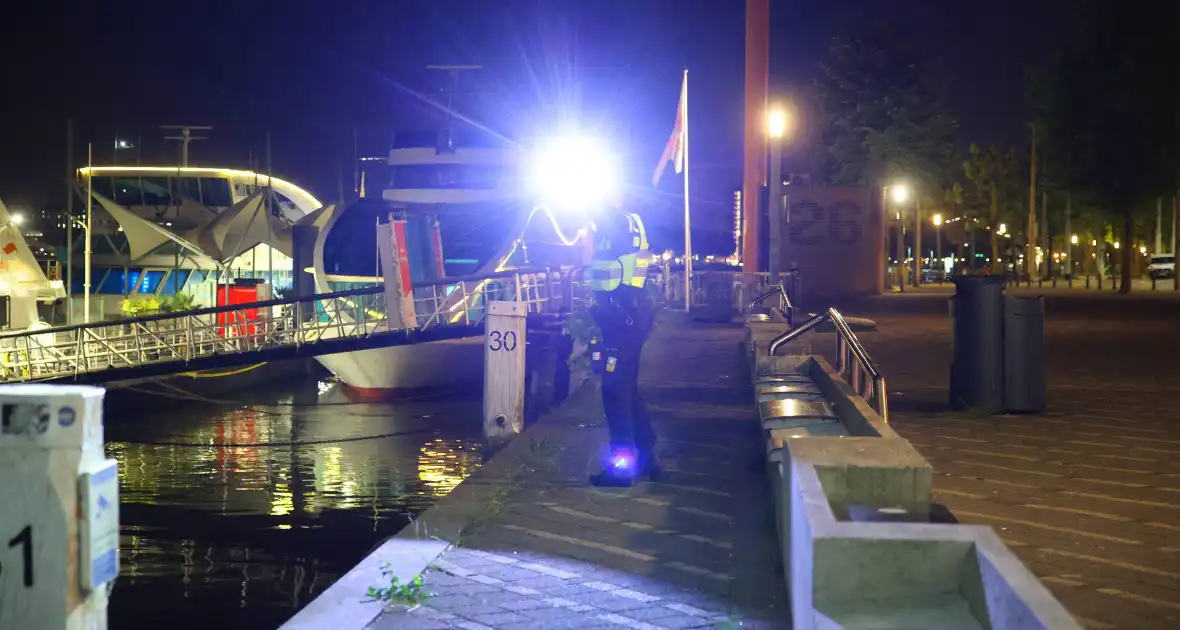 Drijfnatte man aangetroffen na zwemtocht - Foto 2