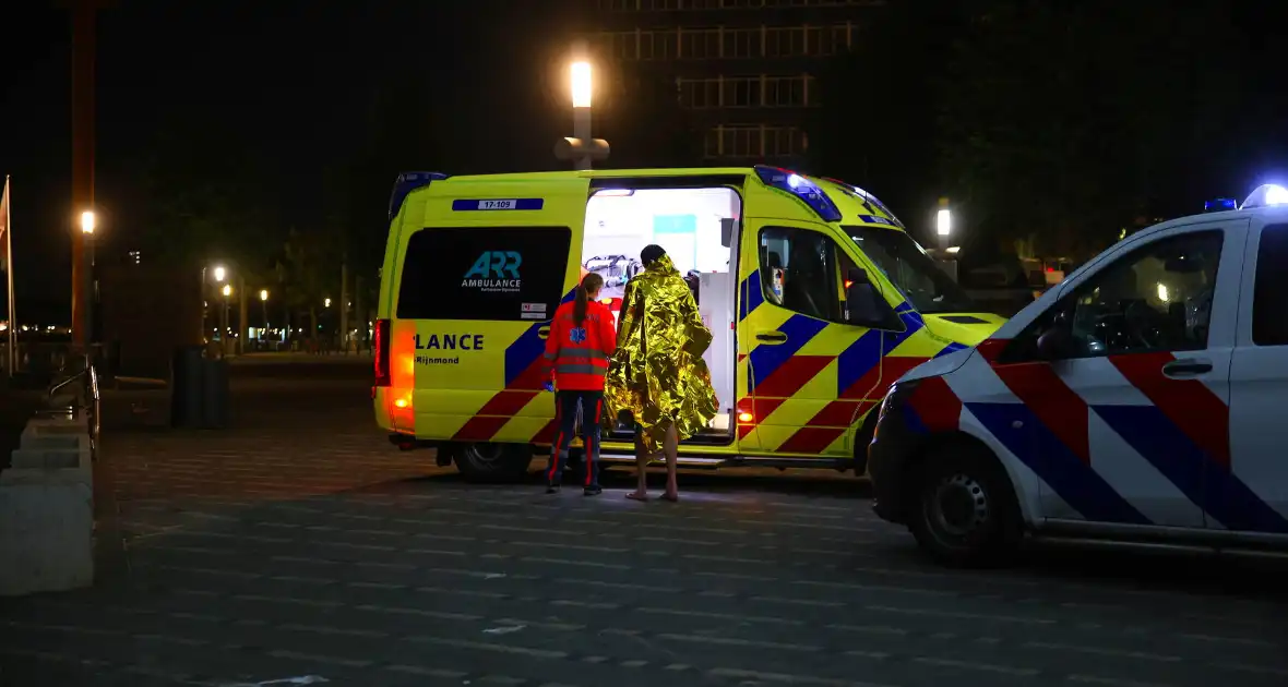 Drijfnatte man aangetroffen na zwemtocht - Foto 5