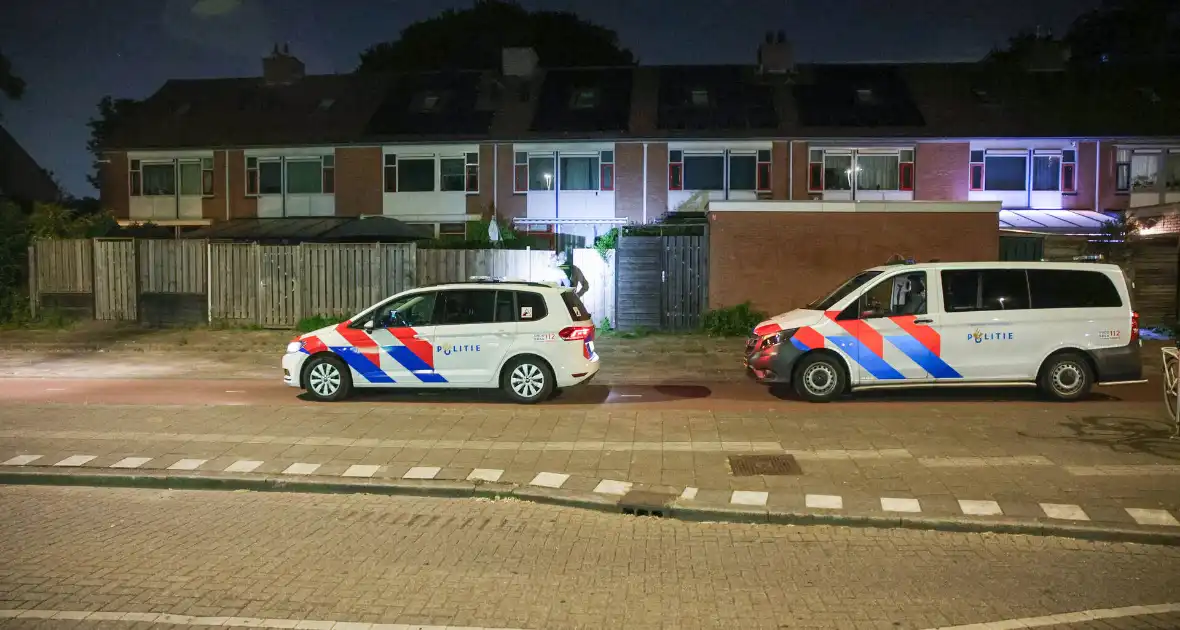 Politie doet onderzoek naar mogelijke woninginbraak - Foto 1