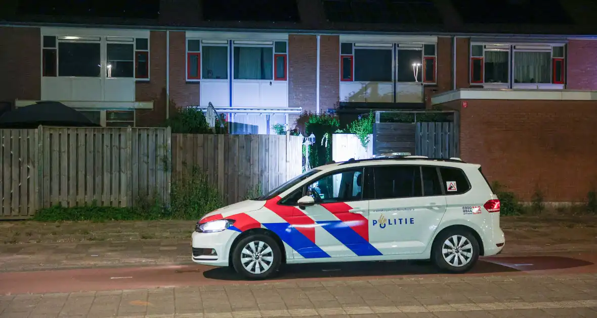 Politie doet onderzoek naar mogelijke woninginbraak - Foto 8