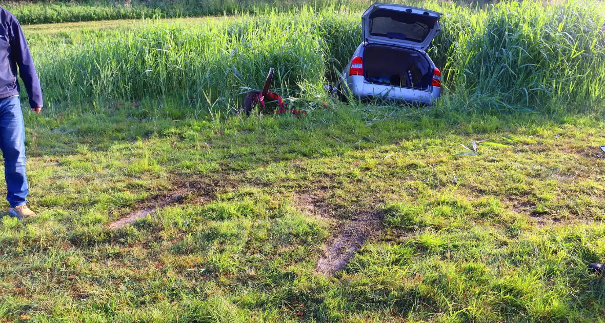 Automobilist gewond nadat voertuig te water raakt - Foto 5
