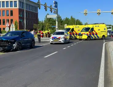 Vader en twee kinderen gewond na ongeval op kruising