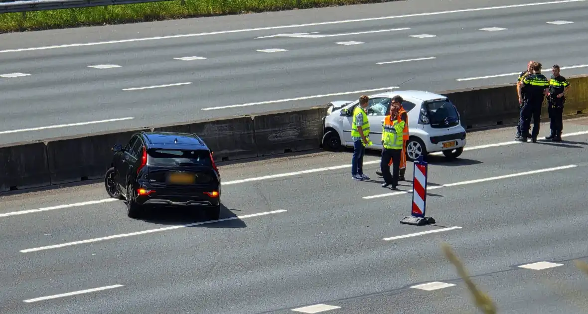 Ongeval op snelweg met twee voertuigen