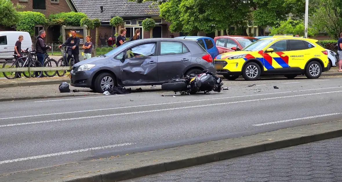 Ongeval met motorrijder leidt tot afsluiting weg - Foto 3
