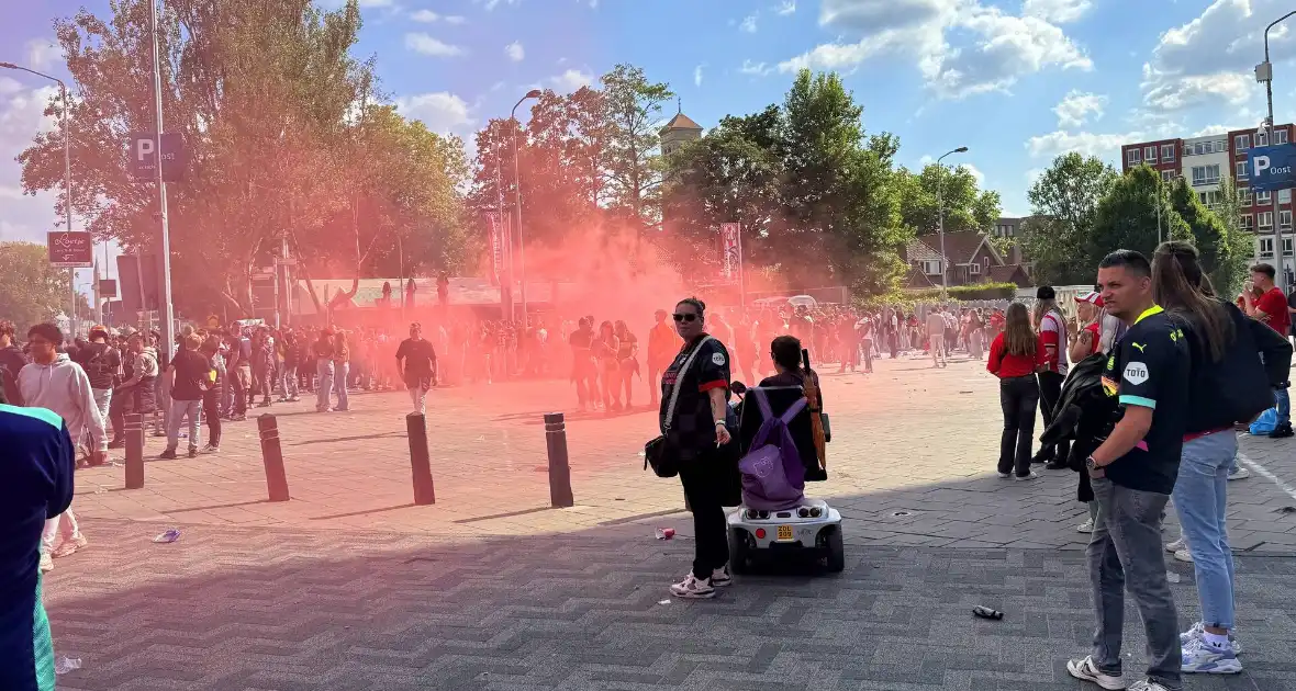 PSV landskampioen na bizarre inhaalrace
