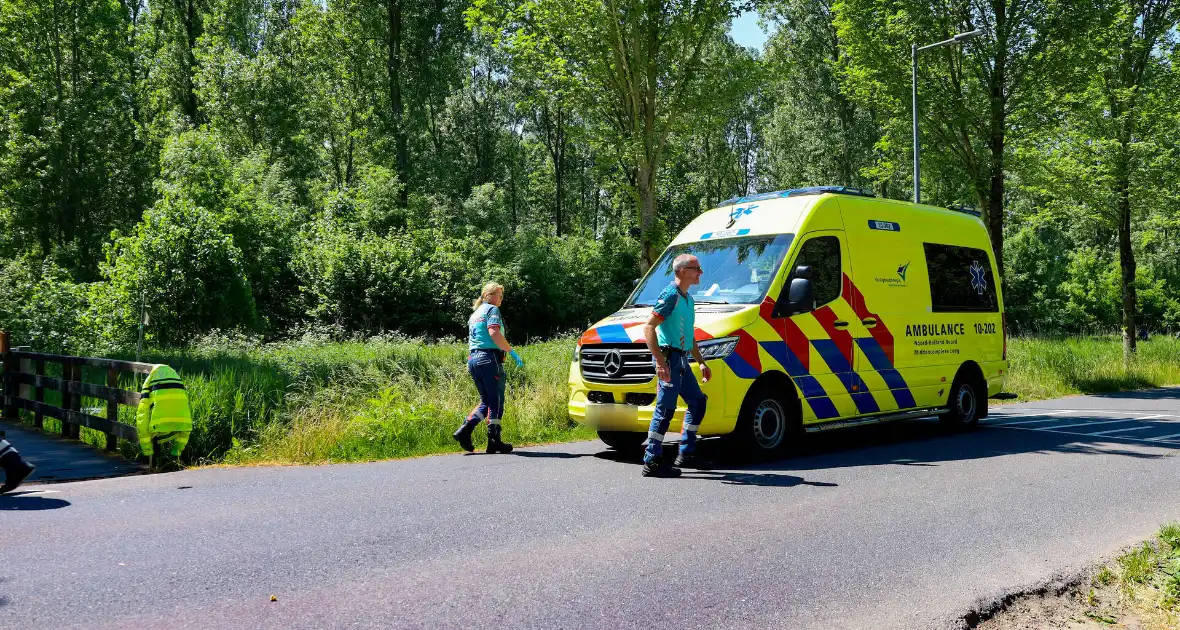 Scootmobiel belandt in sloot na ongeval - Foto 1