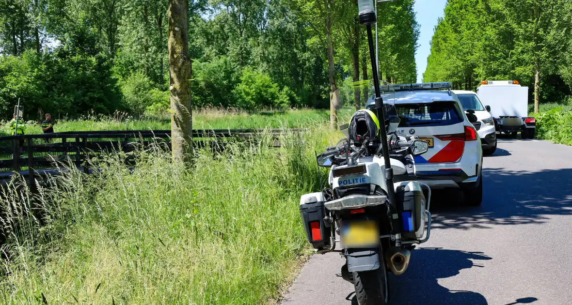Scootmobiel belandt in sloot na ongeval - Foto 2