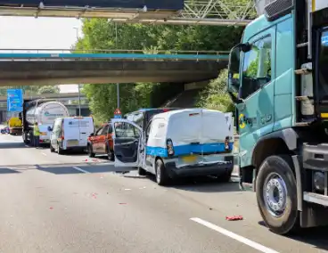 Kettingbotsing leidt tot ziekenhuisopnames en verkeersopstoppingen