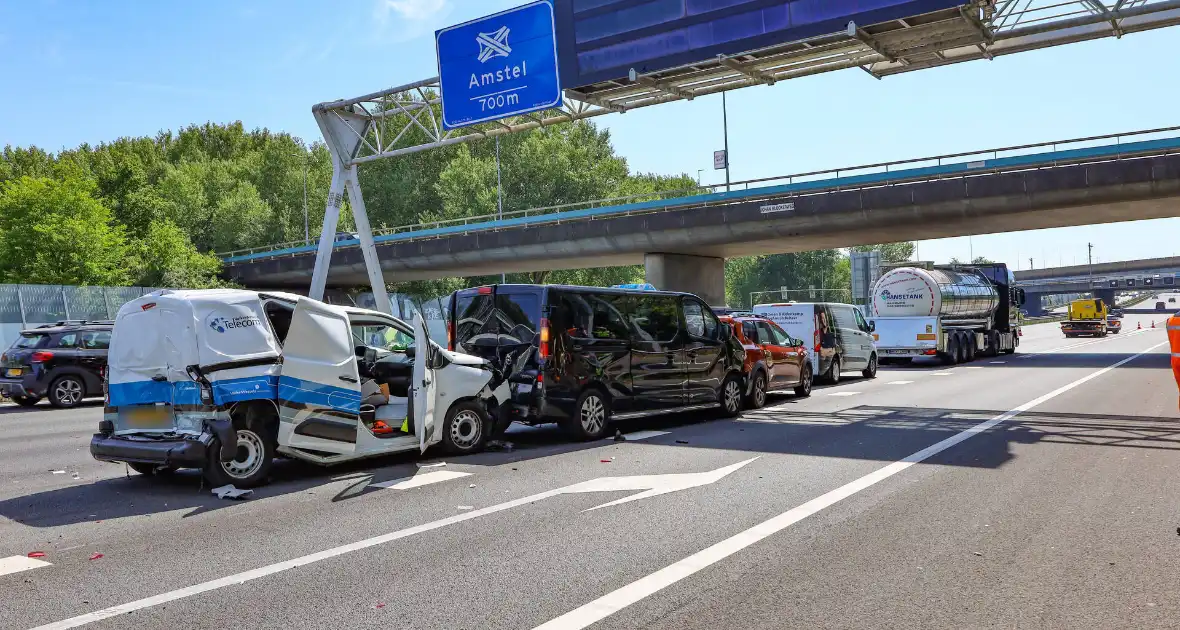 Kettingbotsing leidt tot ziekenhuisopnames en verkeersopstoppingen - Foto 3