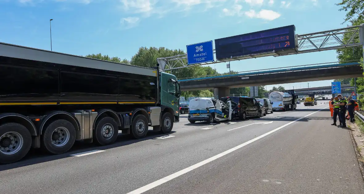 Kettingbotsing leidt tot ziekenhuisopnames en verkeersopstoppingen - Foto 4