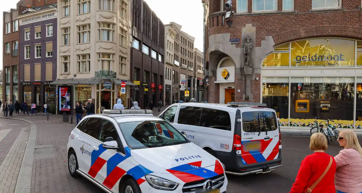 Gewapende overval op gamewinkel - Foto 3