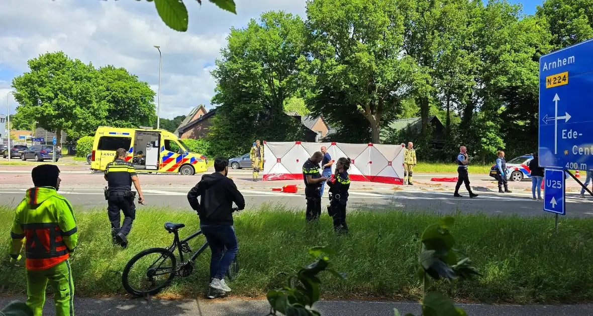 Ongeval leidt tot grote inzet van hulpdiensten - Foto 2