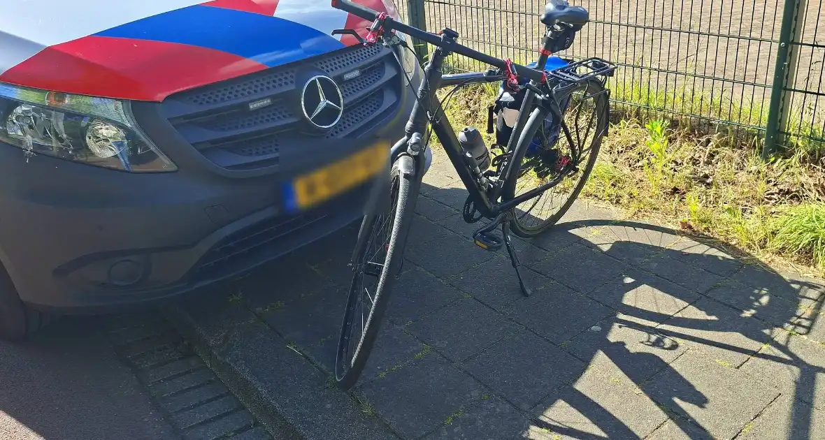 Verkeersongeluk tussen fietser en scooterrijder - Foto 2