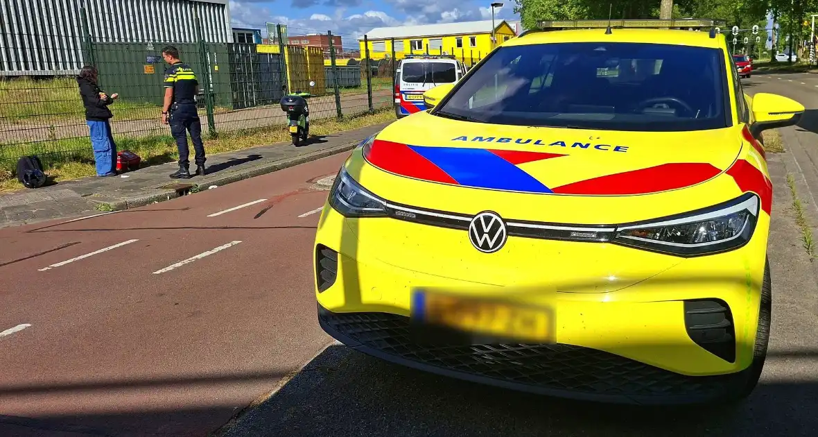 Verkeersongeluk tussen fietser en scooterrijder - Foto 3