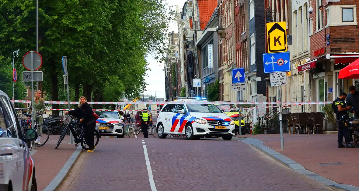 Schietpartij leidt tot gewonde en afzetting van de straat - Foto 4