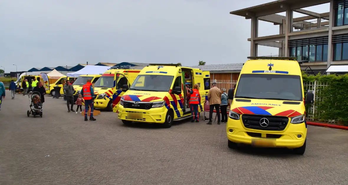 Drukte tijdens grote hulpverleningsdemonstratie - Foto 1