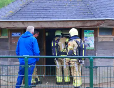 Brand bij dierenverblijf snel gedoofd