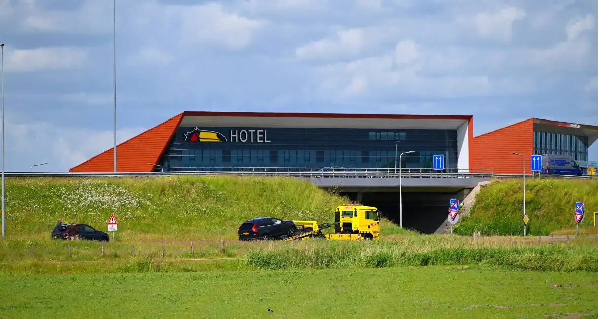 Twee voertuigen afgesleept na kopstaart botsing