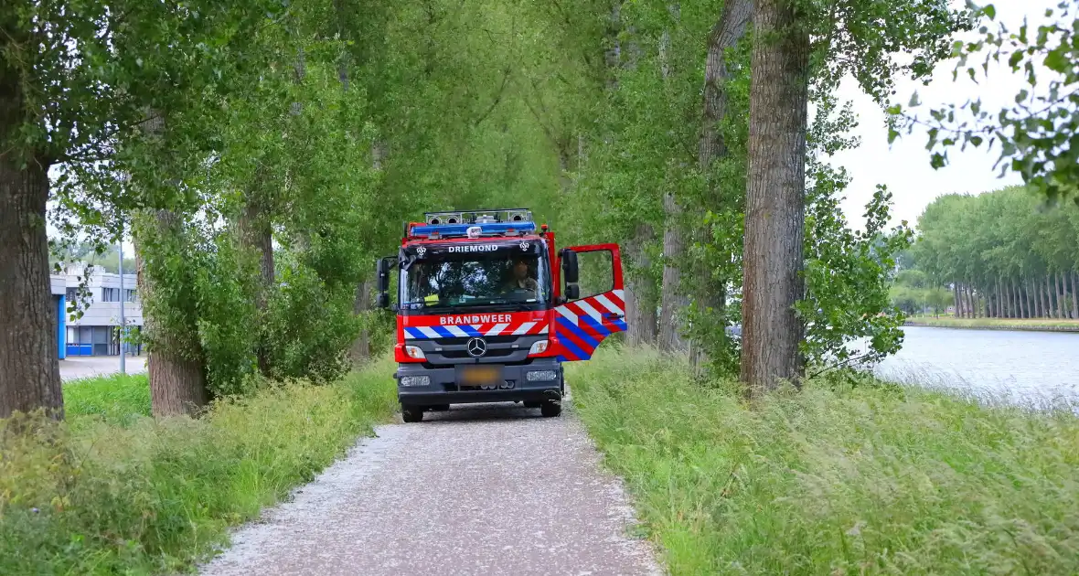 Auto belandt in sloot na eenzijdig ongeval - Foto 6