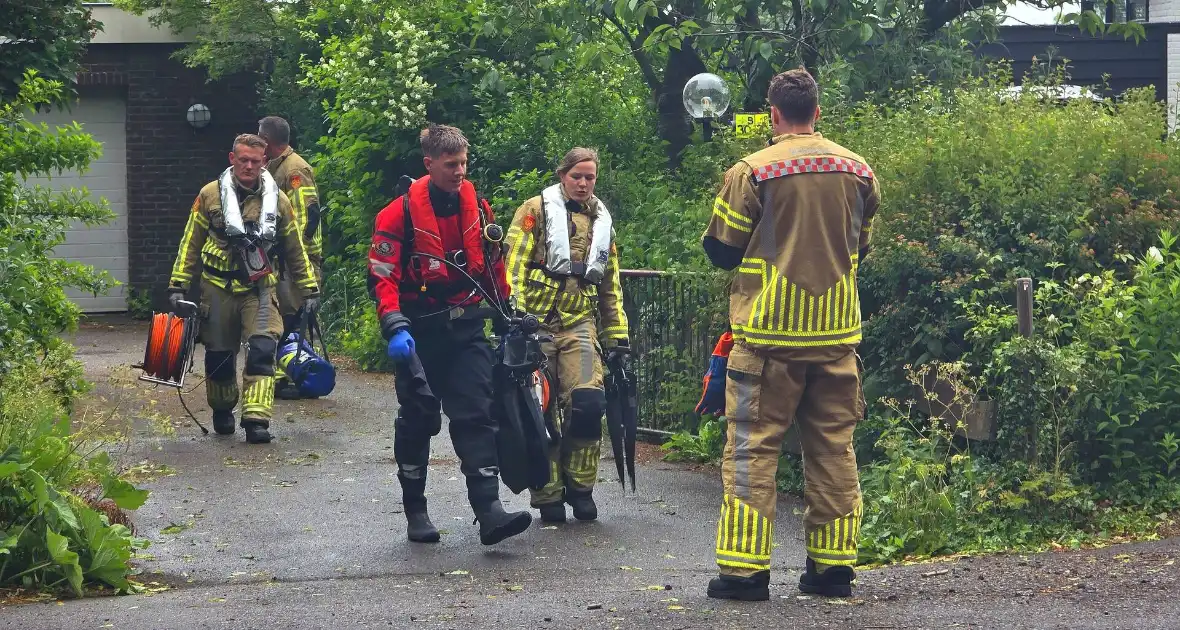 Brandweer voert reddingsactie uit - Foto 1