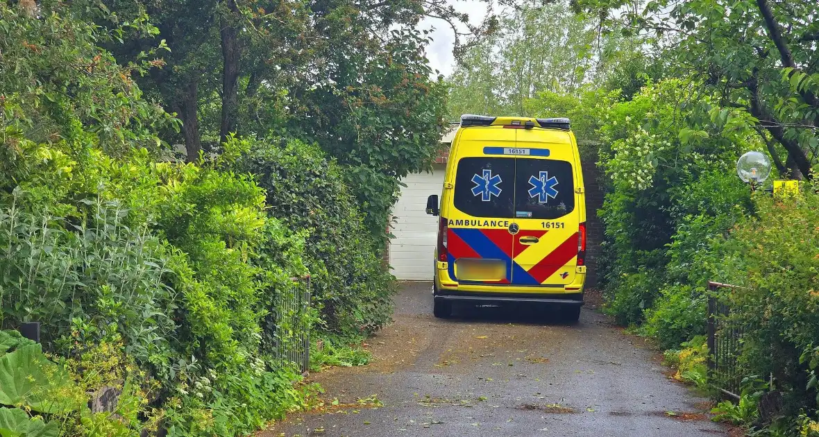 Brandweer voert reddingsactie uit - Foto 3