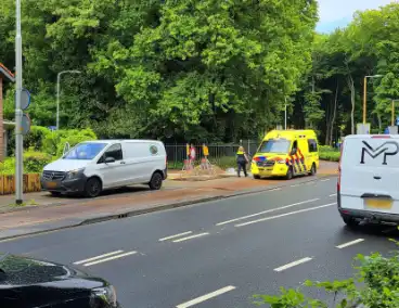 Fietser en bestelbus betrokken bij ongeval