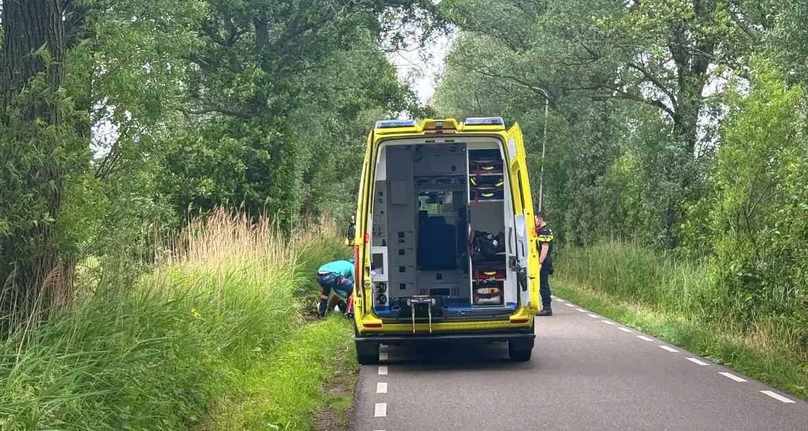 Racefietser raakt gewond bij ongeval - Foto 2